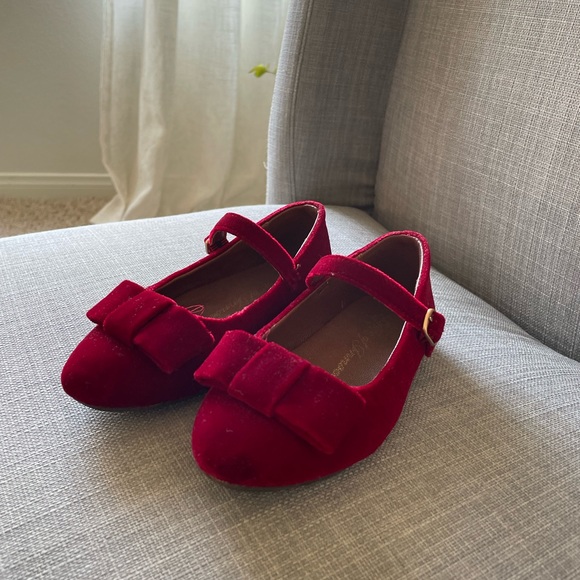 Age of Innocence ELLEN VELVET RED Shoes - Picture 5 of 11